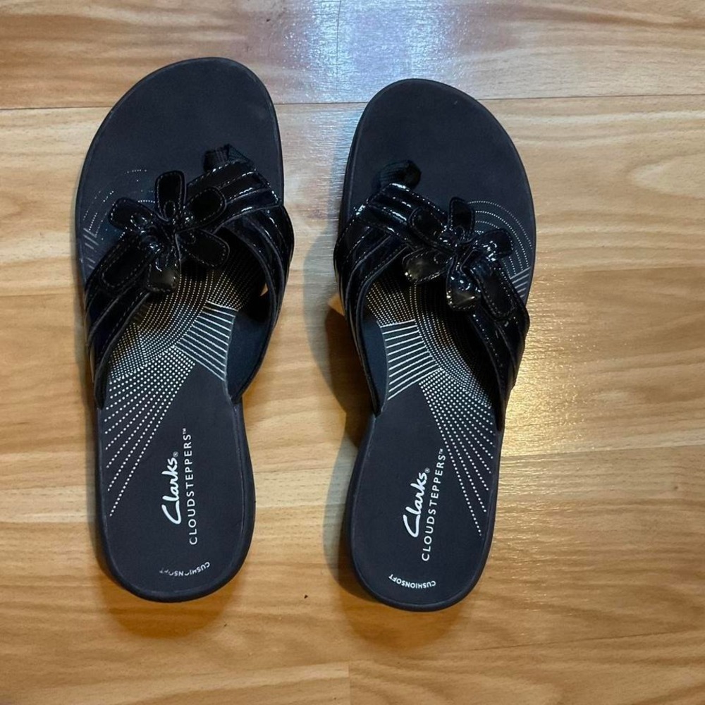 Clark's cloudsteppers back floral sandals